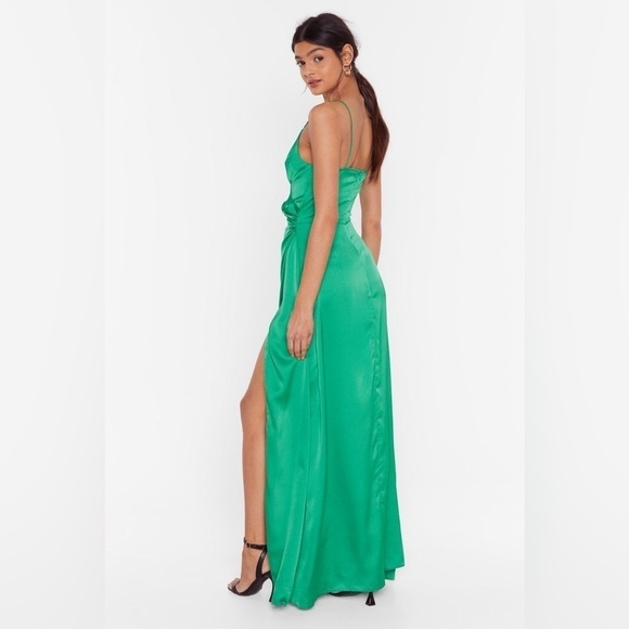 Nasty Gal Satin V Neck Slit Side Maxi Dress Green Size 8 NWT - Picture 2 of 9